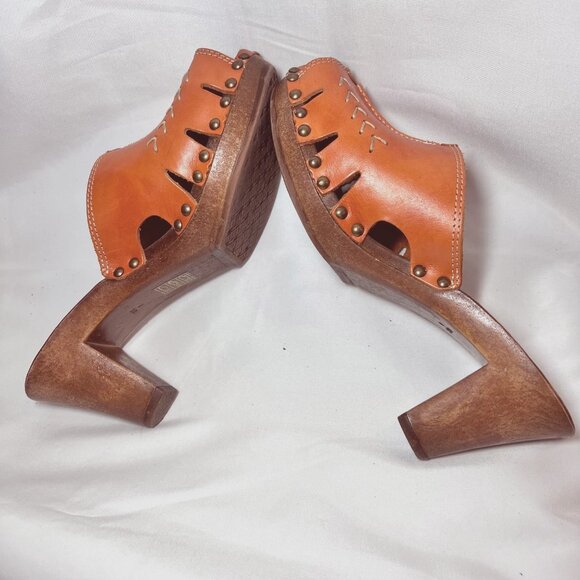Carlo Pera-Made/Italy-Women's Slip on Clogs-Orange Leather-Sz 7-Studs-Wood-Open - Picture 5 of 16